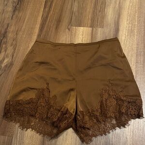 Viral Brown Lace Trim Women's Shorts